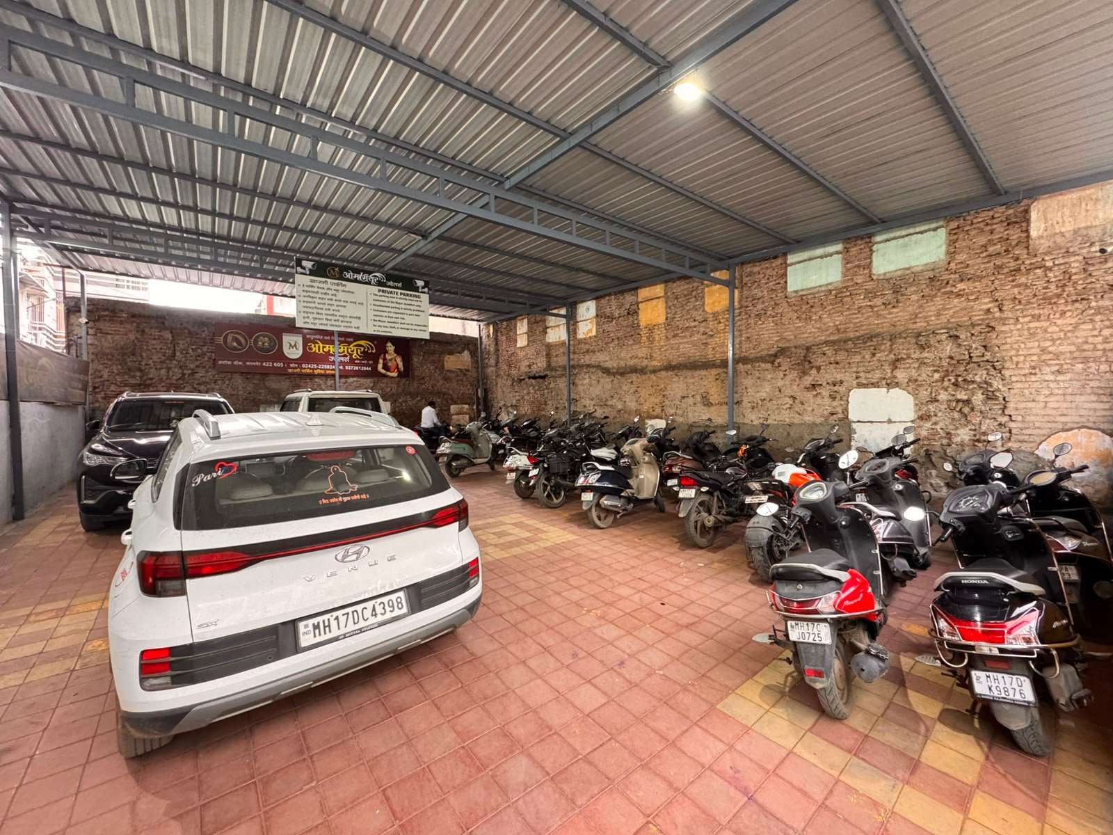 Complimentary Parking Facility at Om Mayur Jewellers